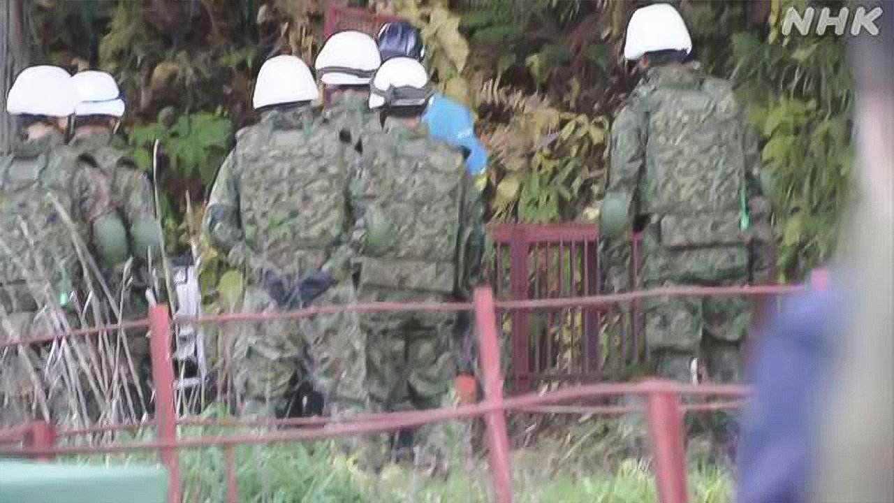 自衛隊　秋田県で熊を捕まえる仕事を手伝う